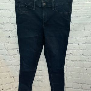Never worn Gap seriously soft denim jeans